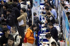 正在“人工智能+千行百业”的海潮下