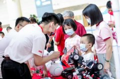 看谁更厉害；此次科技大篷车展出基于人能前沿